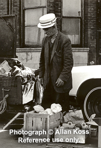"Boater" hat outdoor vendor, Chicago, 1968