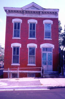 Pilsen_House, Chicago, below street